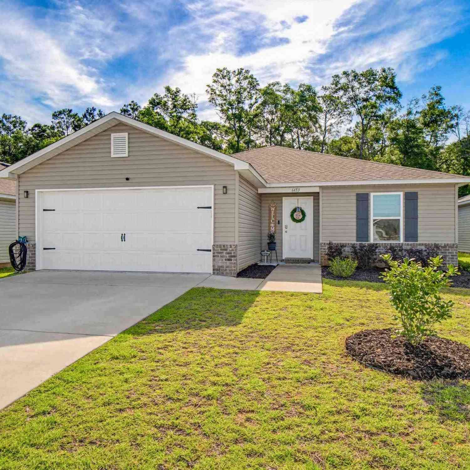 Homes For Sale - 6453 June Bug Dr<br/> Milton, FL 32583