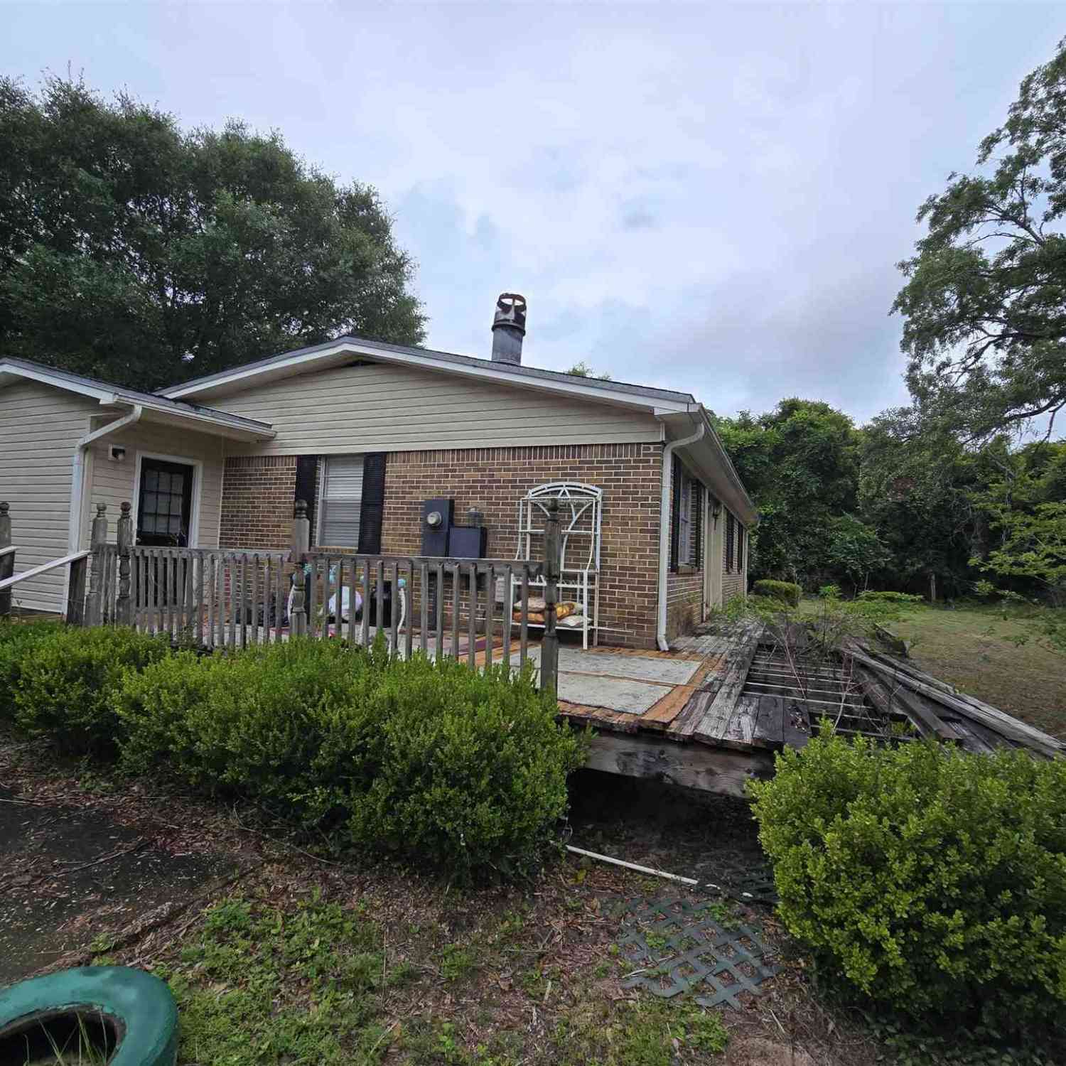 Homes For Sale - 7239 East Bay Blvd<br/> Navarre, FL 32566