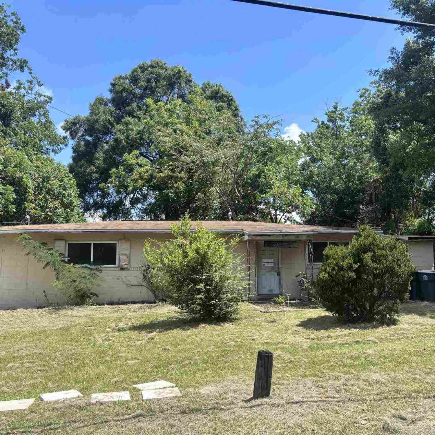 Homes For Sale - 5040 Fairfield Dr<br/> Pensacola, FL 32506