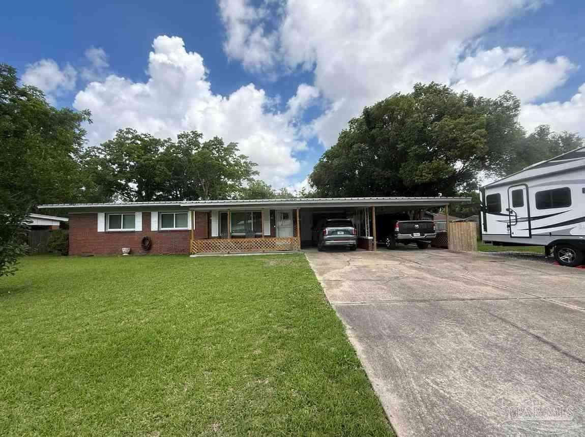 Homes For Sale - 18 Cambridge Ave<br/> Pensacola, FL 32534
