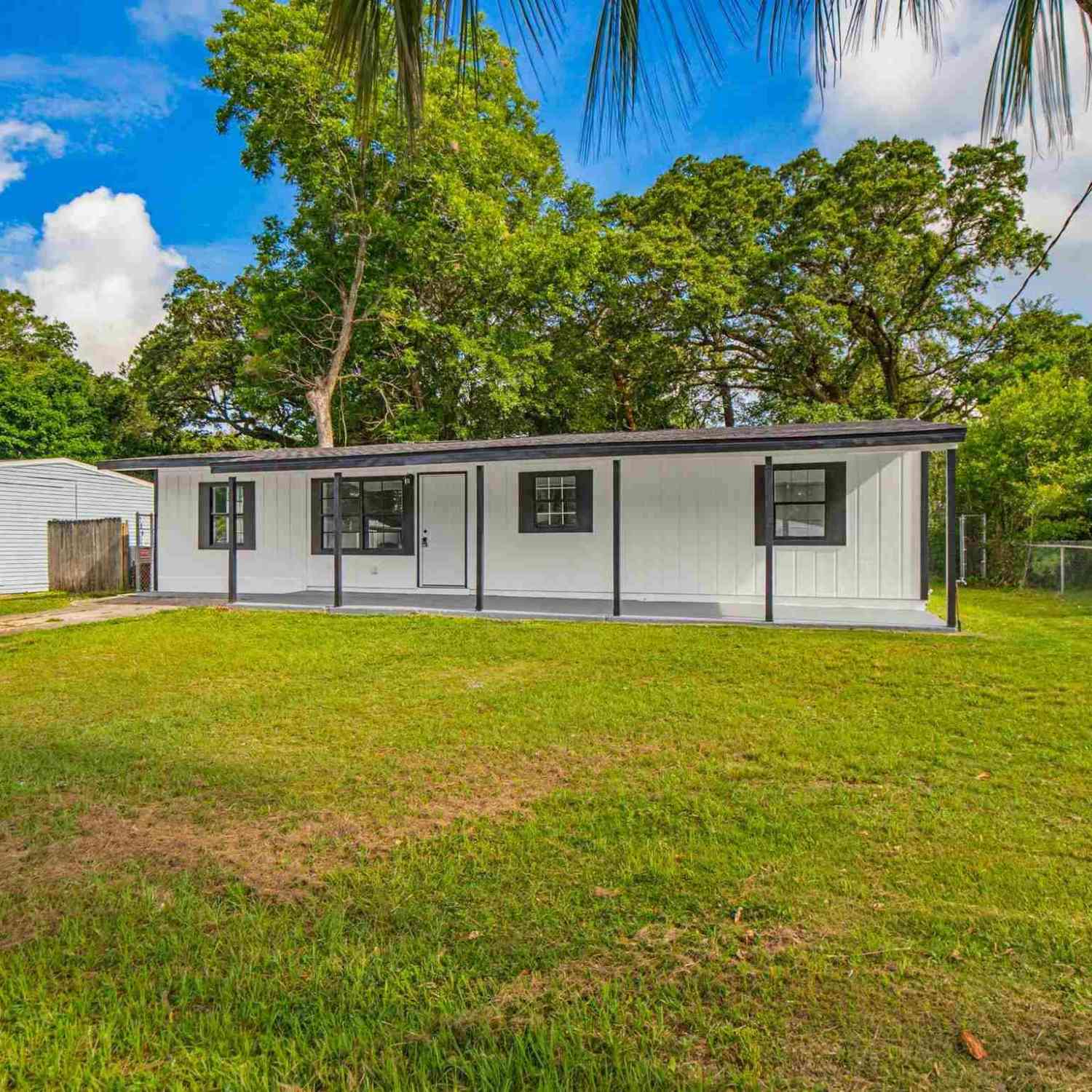 Homes For Sale - 1124 Medford Ave<br/> Pensacola, FL 32505