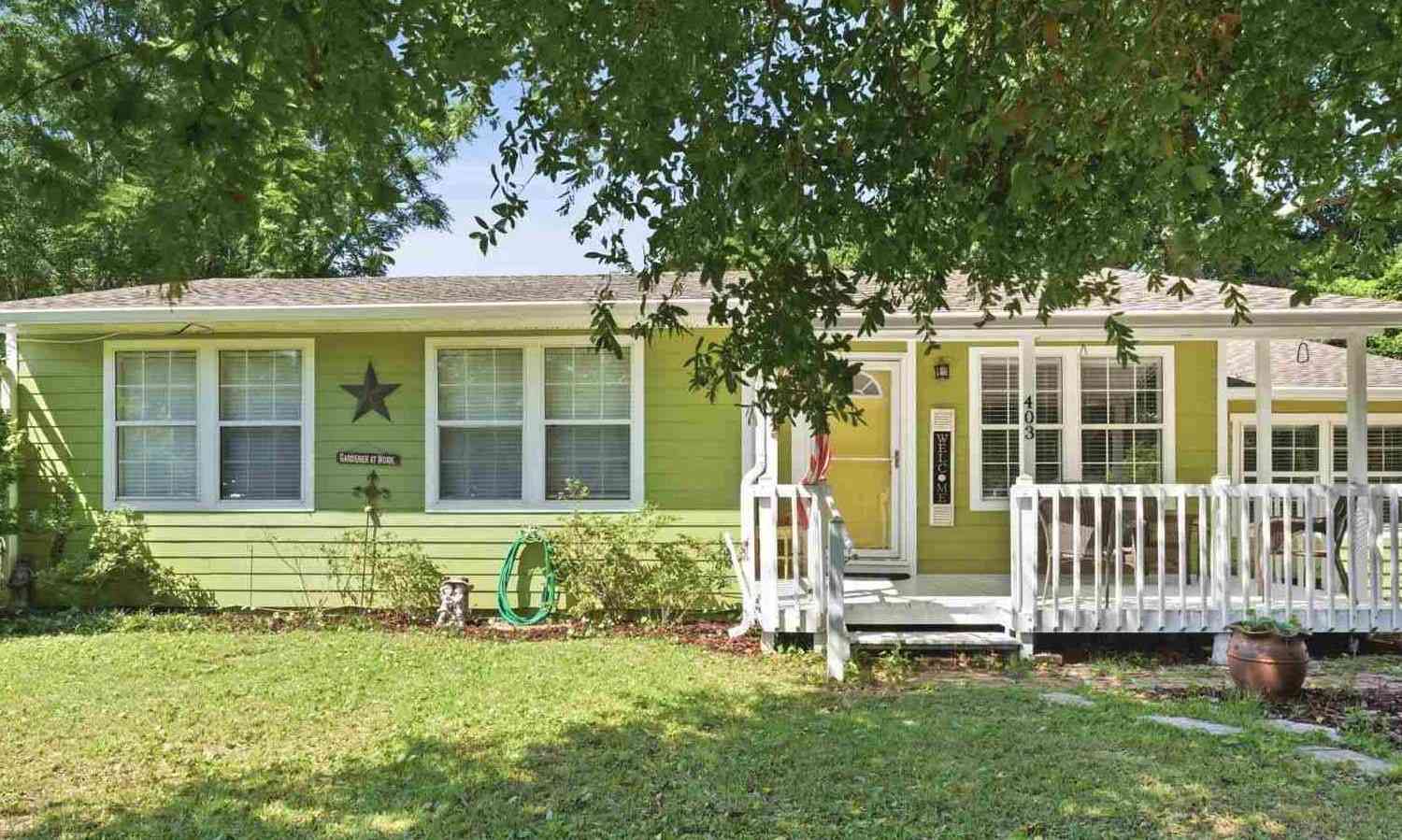 Homes For Sale - 403 Rue Max St<br/> Pensacola, FL 32507