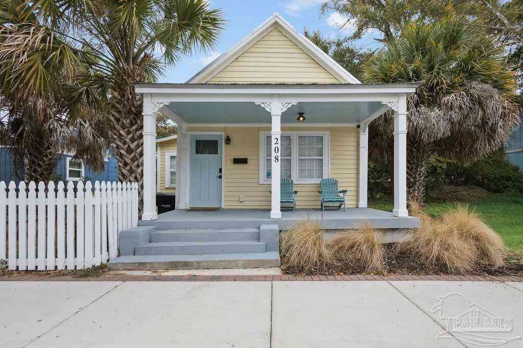 Homes For Sale - 208 S Devillers St<br/> Pensacola, FL 32502