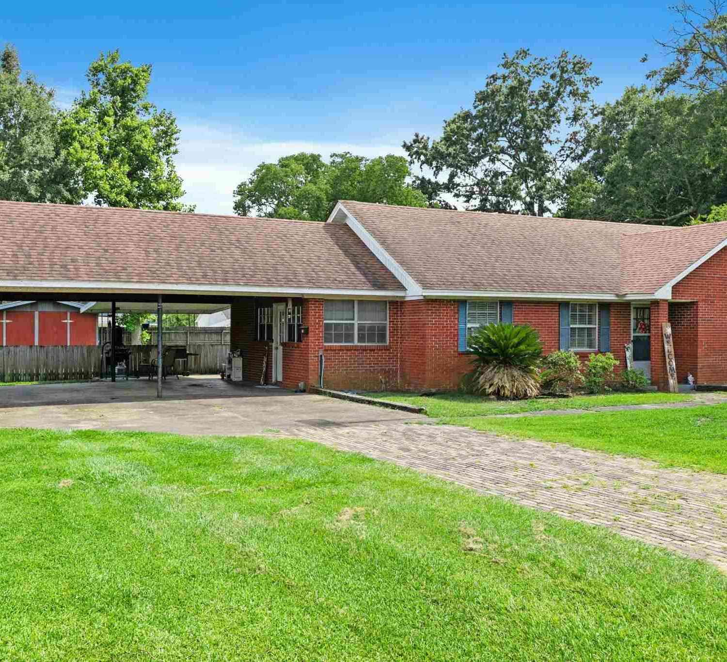 Homes For Sale - 910 E Horner St<br/> Atmore, AL 36502