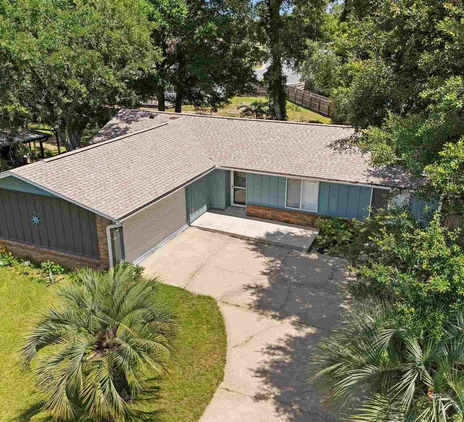 Homes For Sale - 2558 Amberjack Ct<br/> Pensacola, FL 32526
