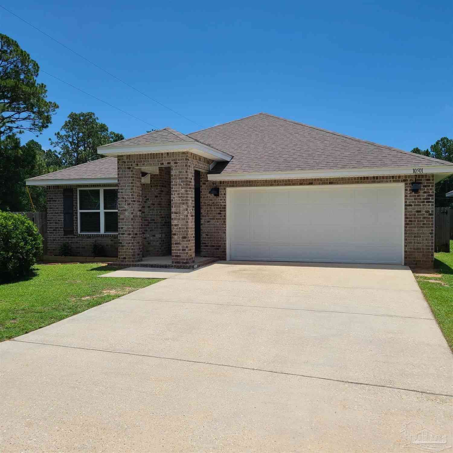 Homes For Sale - 10501 Queens Gate Cir<br/> Pensacola, FL 32506