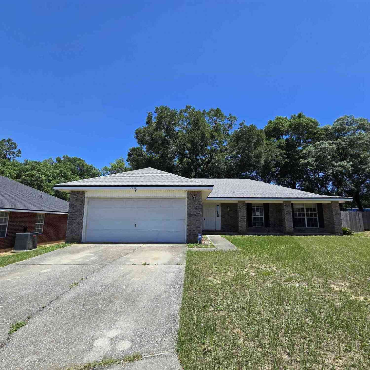 Homes For Sale - 3208 Nikki Ct<br/> Pensacola, FL 32526