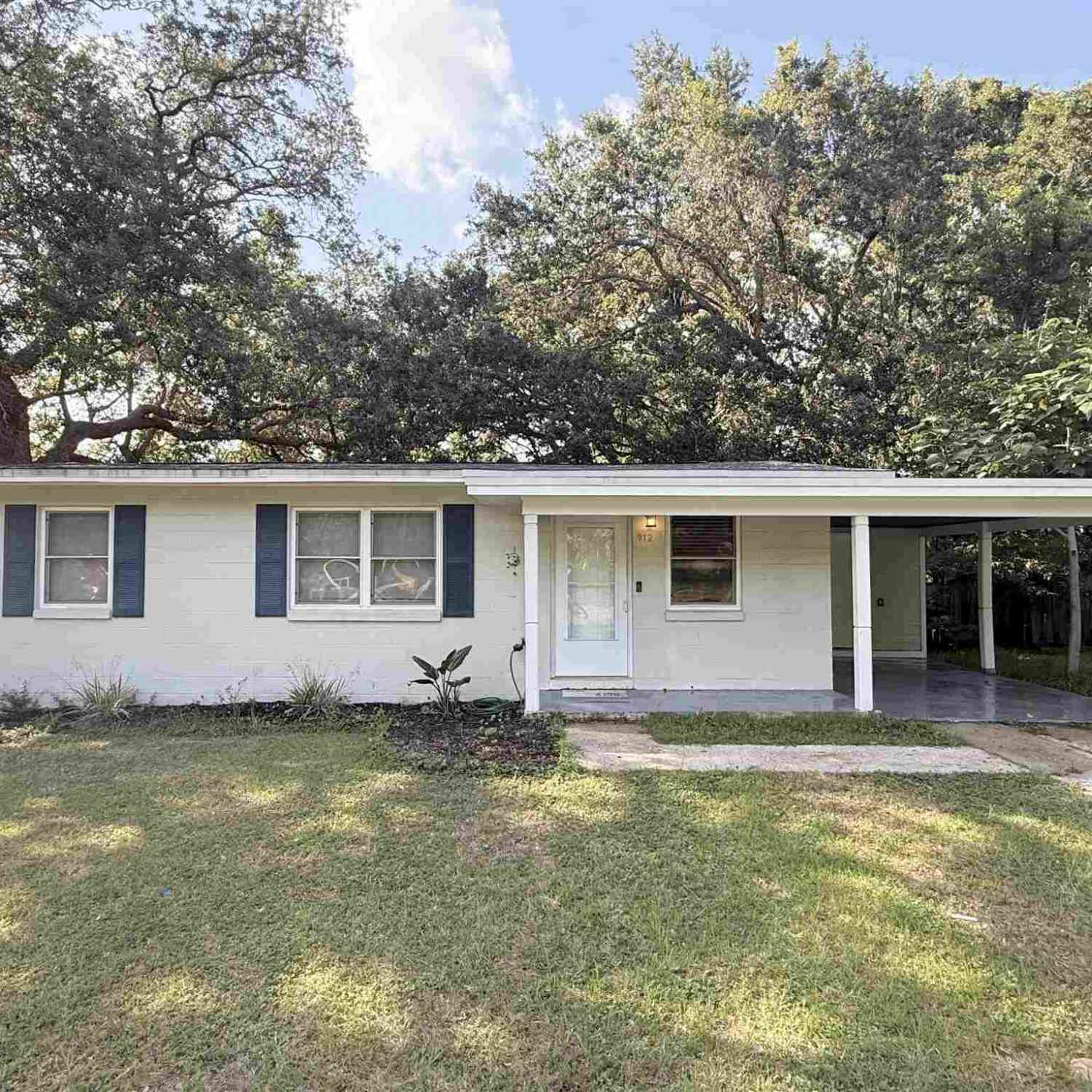 Homes For Sale - 912 Clearview Ave<br/> Pensacola, FL 32505