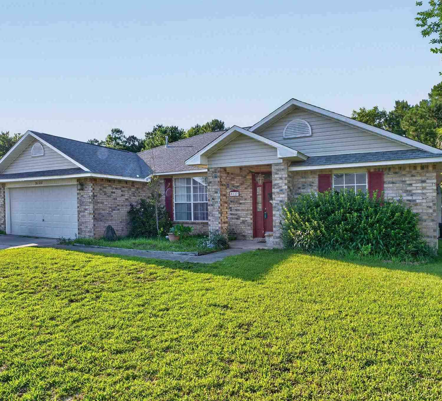 Homes For Sale - 5127 Terra Lake Cir<br/> Pensacola, FL 32507