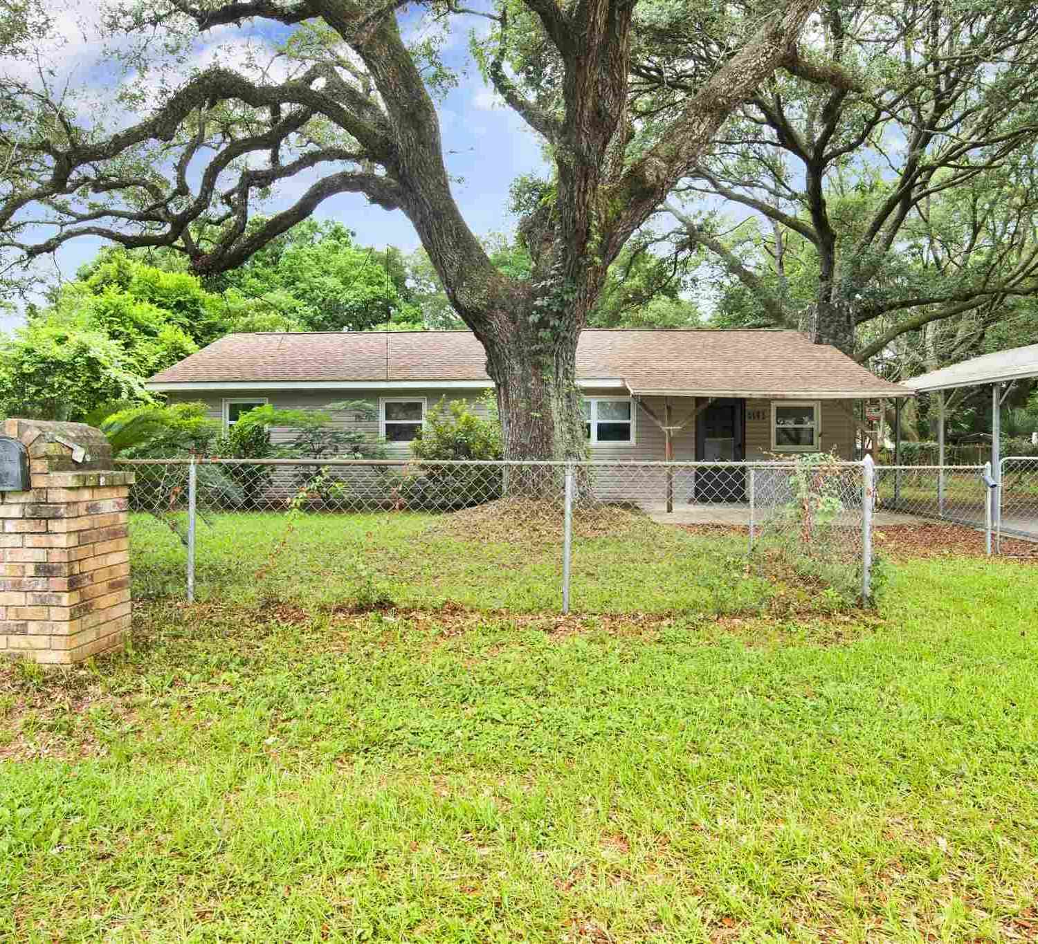 Homes For Sale - 3141 King St<br/> Pensacola, FL 32526