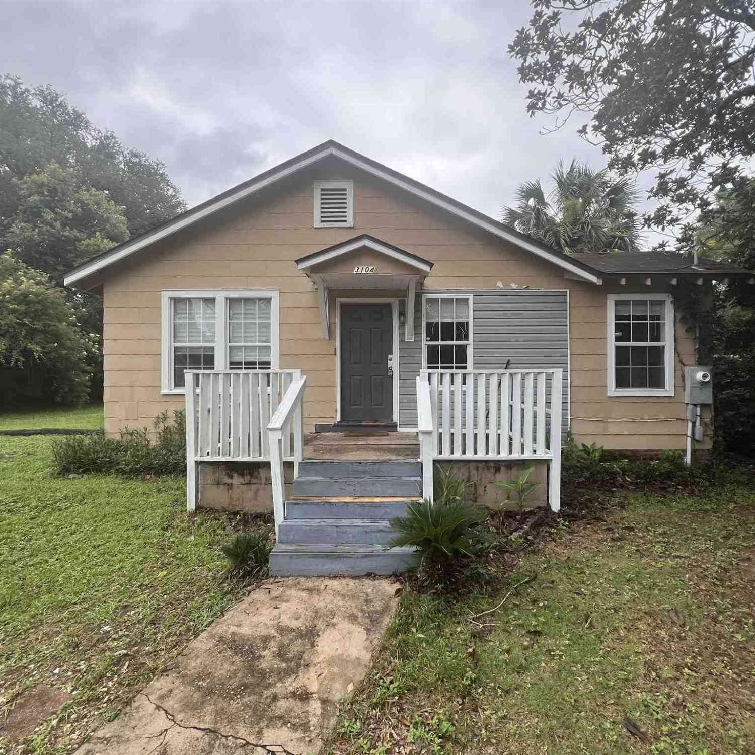 Homes For Rent - 3104 W Gadsden St<br/> Pensacola, FL 32505