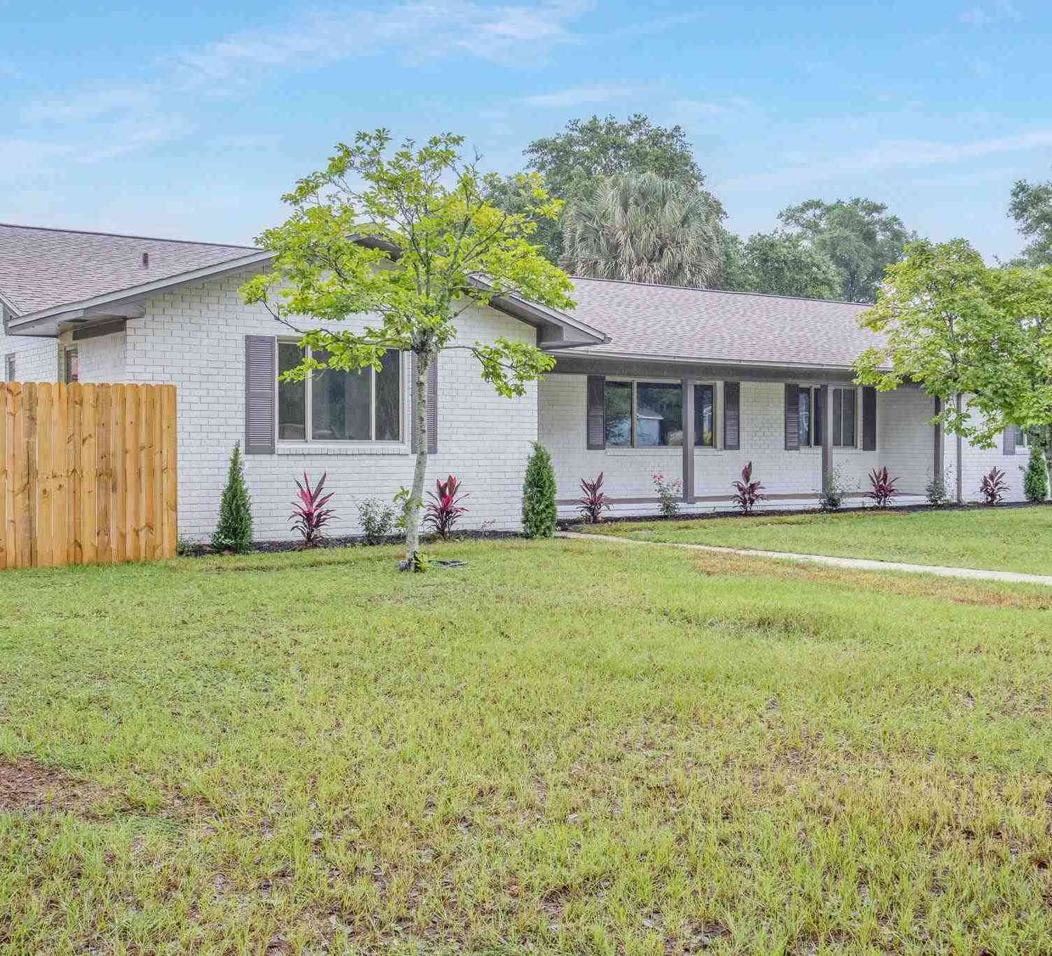 Homes For Sale - 2800 N 18th Ave<br/> Pensacola, FL 32503