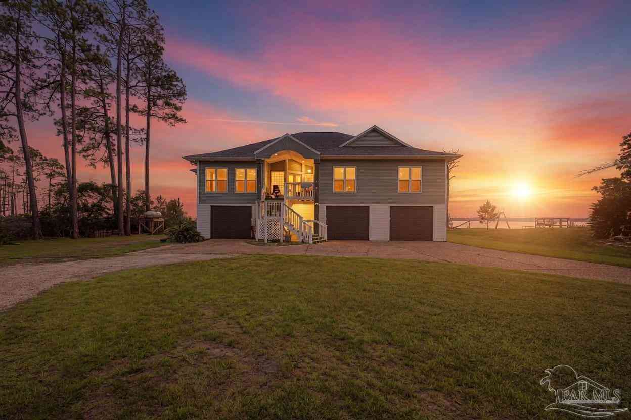 Homes For Sale - 4501 Bayside Dr<br/> Milton, FL 32583