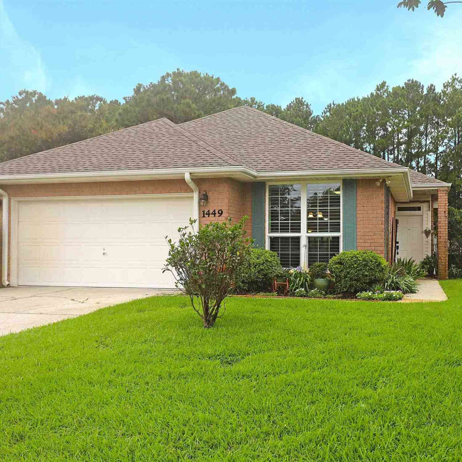Homes For Sale - 1449 Champions Green Dr<br/> Gulf Breeze, FL 32563