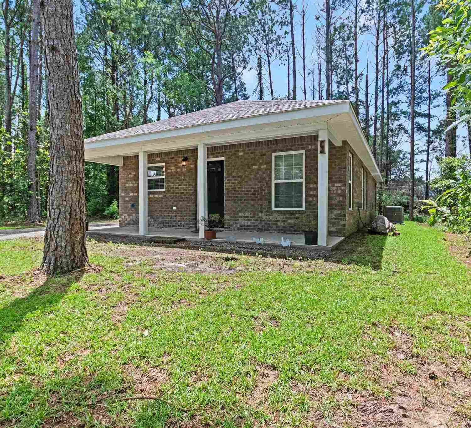 Homes For Sale - 10 Middleton Ln<br/> Atmore, AL 36502