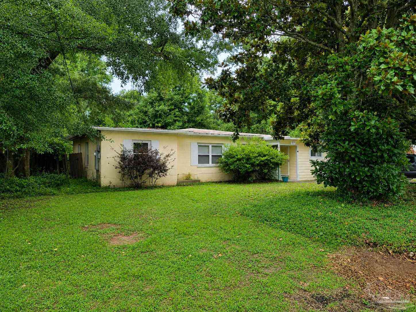 Homes For Sale - 107 Escalona Ave<br/> Pensacola, FL 32503
