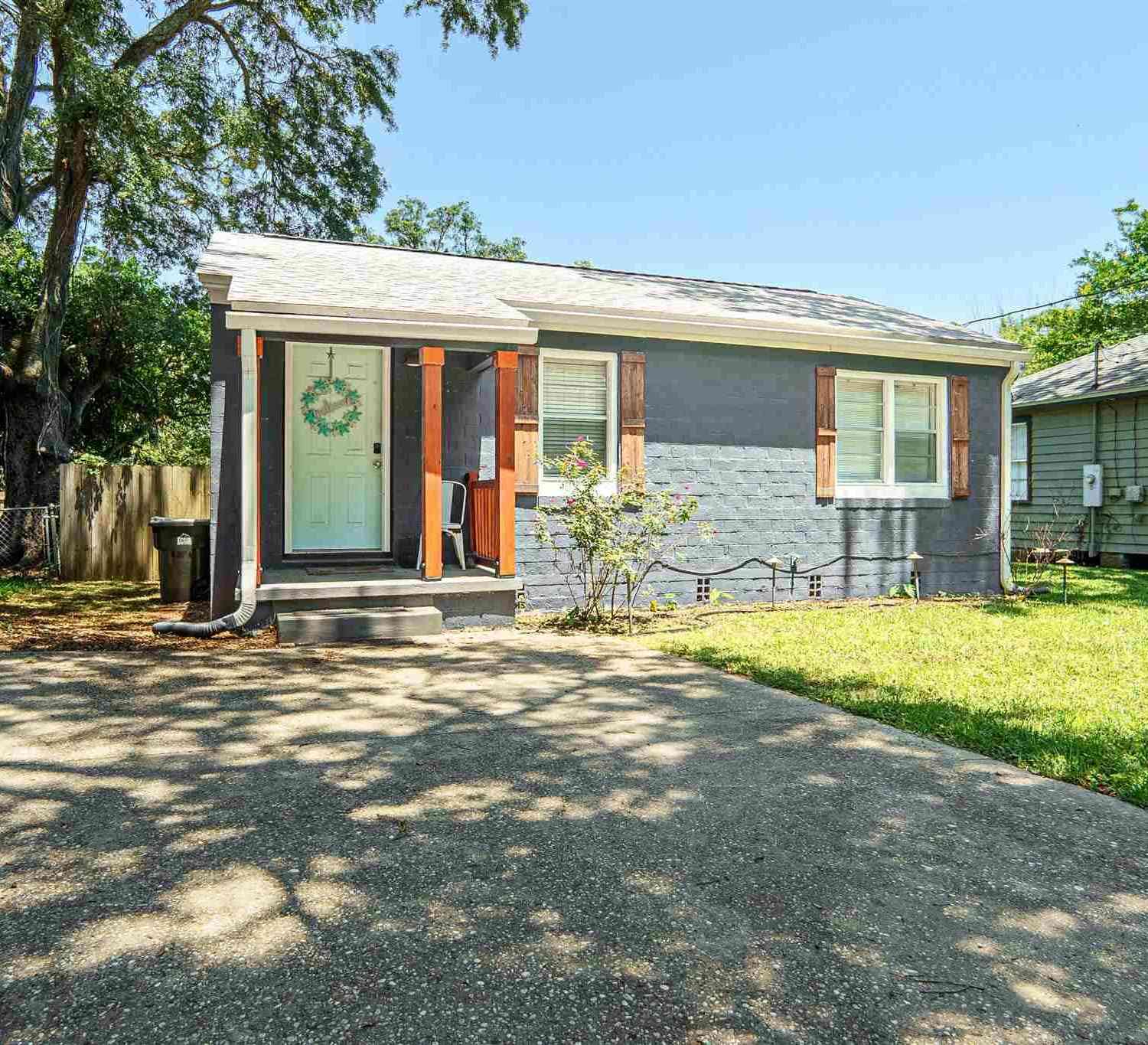 Homes For Sale - 530 S 1st St<br/> Pensacola, FL 32507