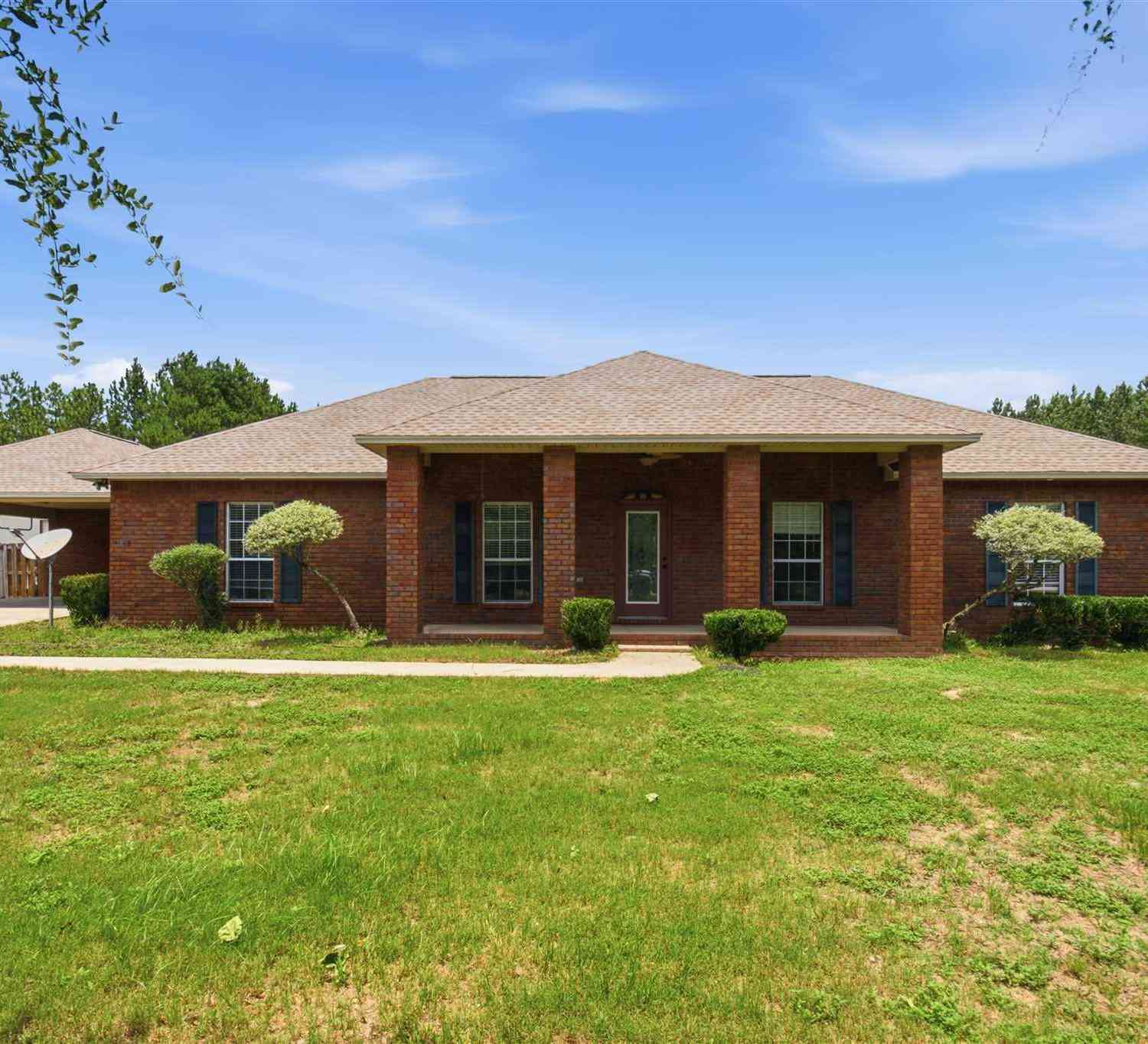 Homes For Sale - 4868 Horace Lunsford Rd<br/> Milton, FL 32570