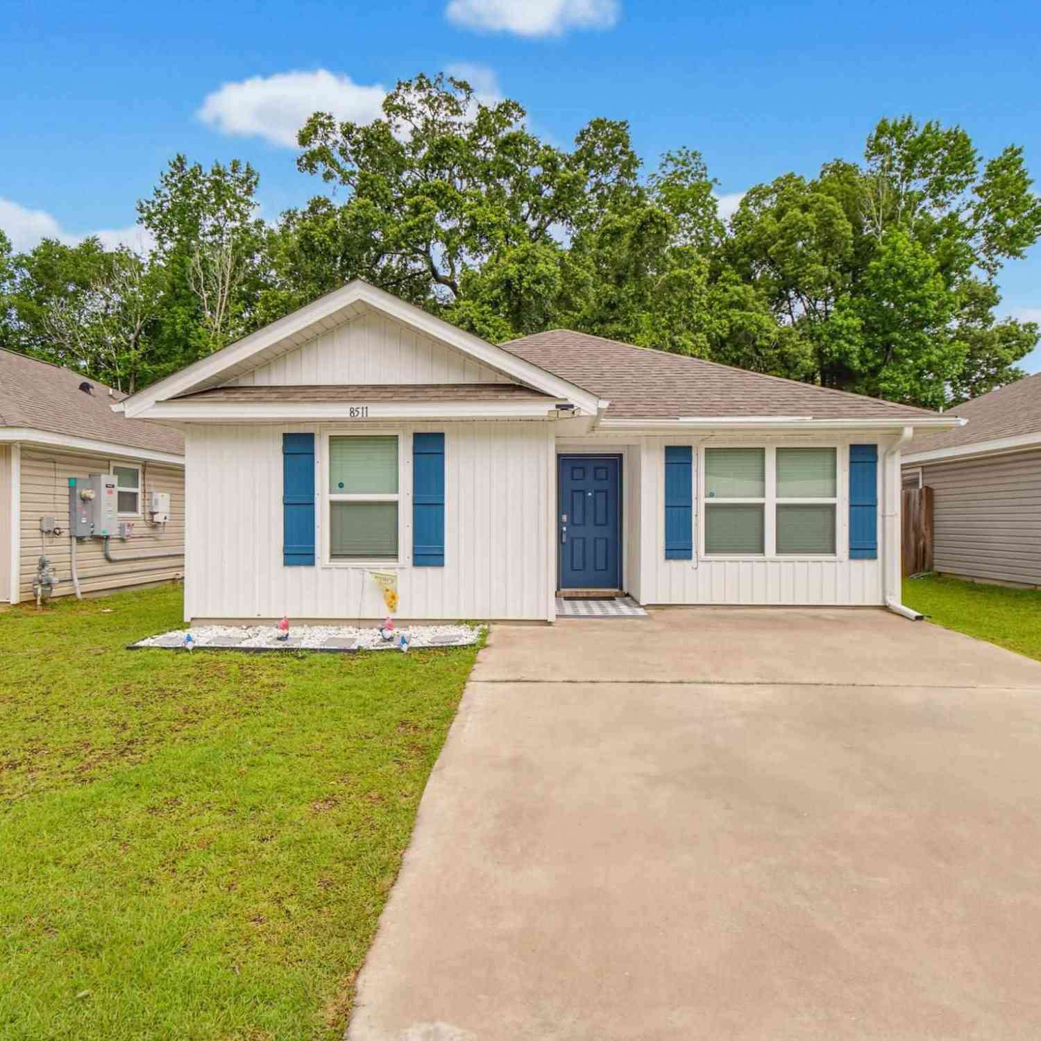 Homes For Sale - 8511 Doris Ave<br/> Pensacola, FL 32534