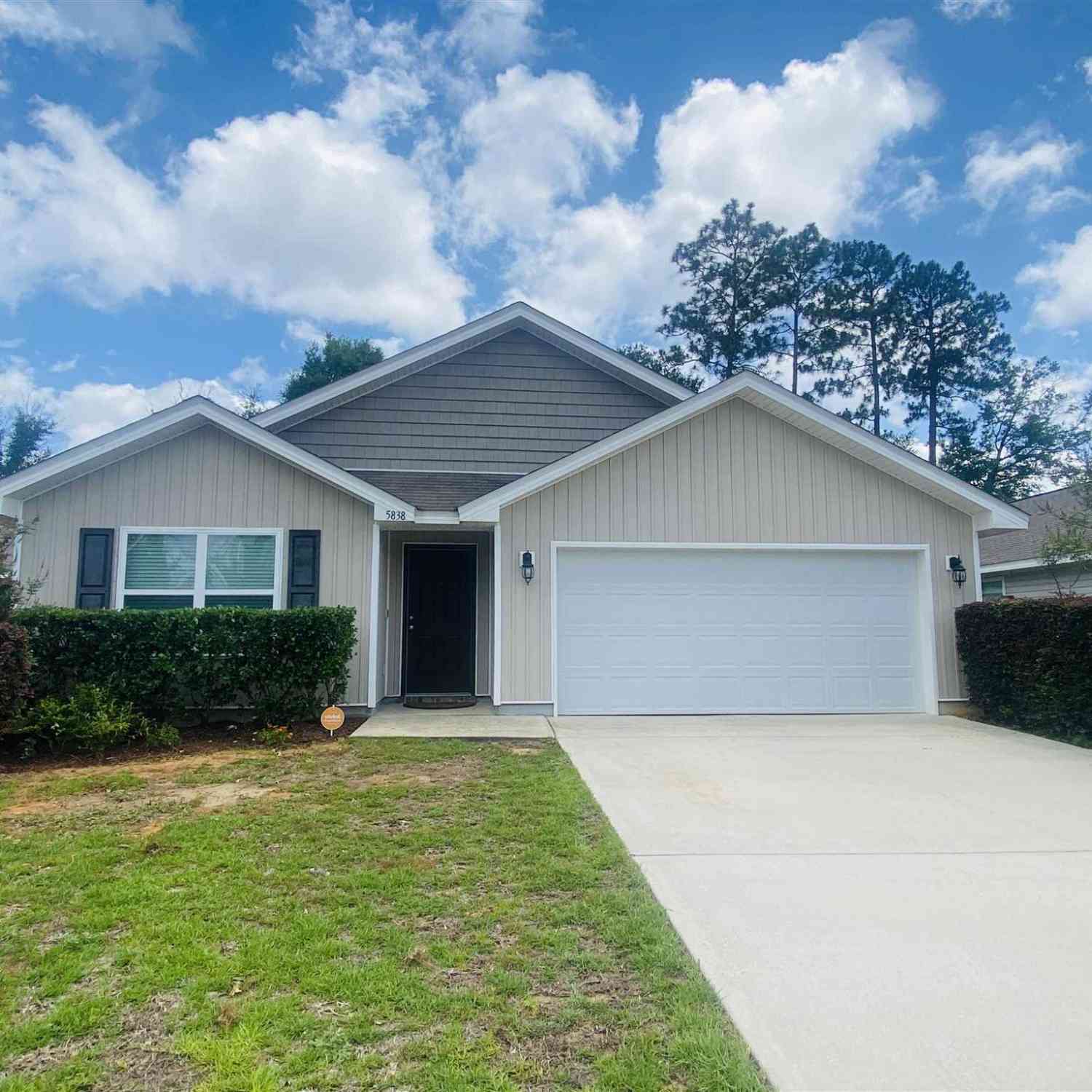 Homes For Rent - 5838 Blackhorse Cir<br/> Pensacola, FL 32526