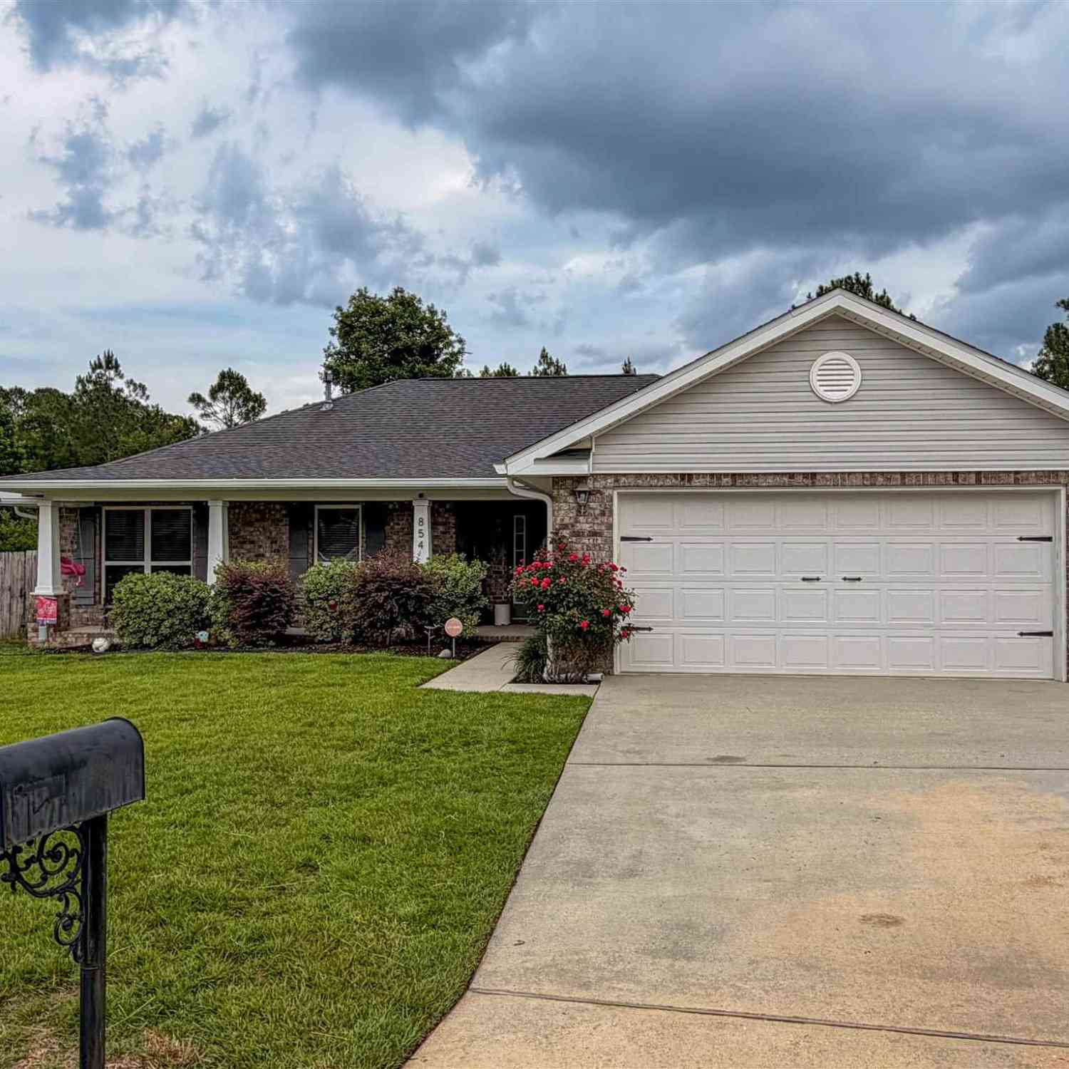 Homes For Sale - 854 Jesse Dr<br/> Cantonment, FL 32533