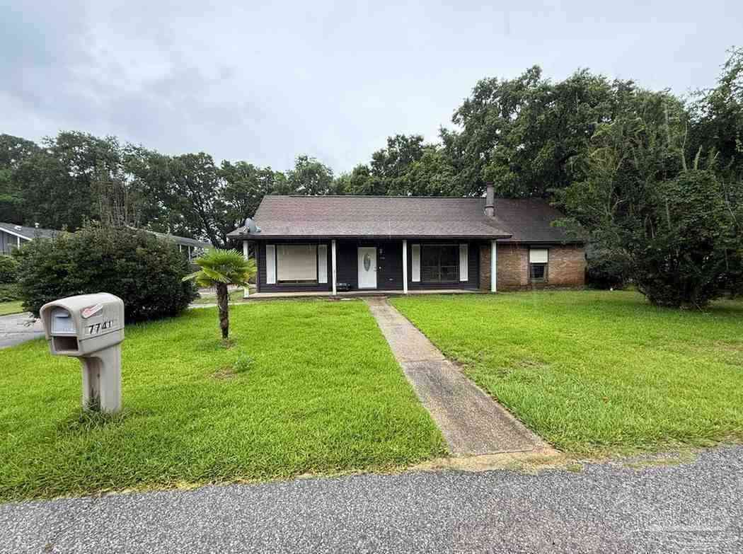 Homes For Sale - 7741 Grundy St<br/> Pensacola, FL 32507