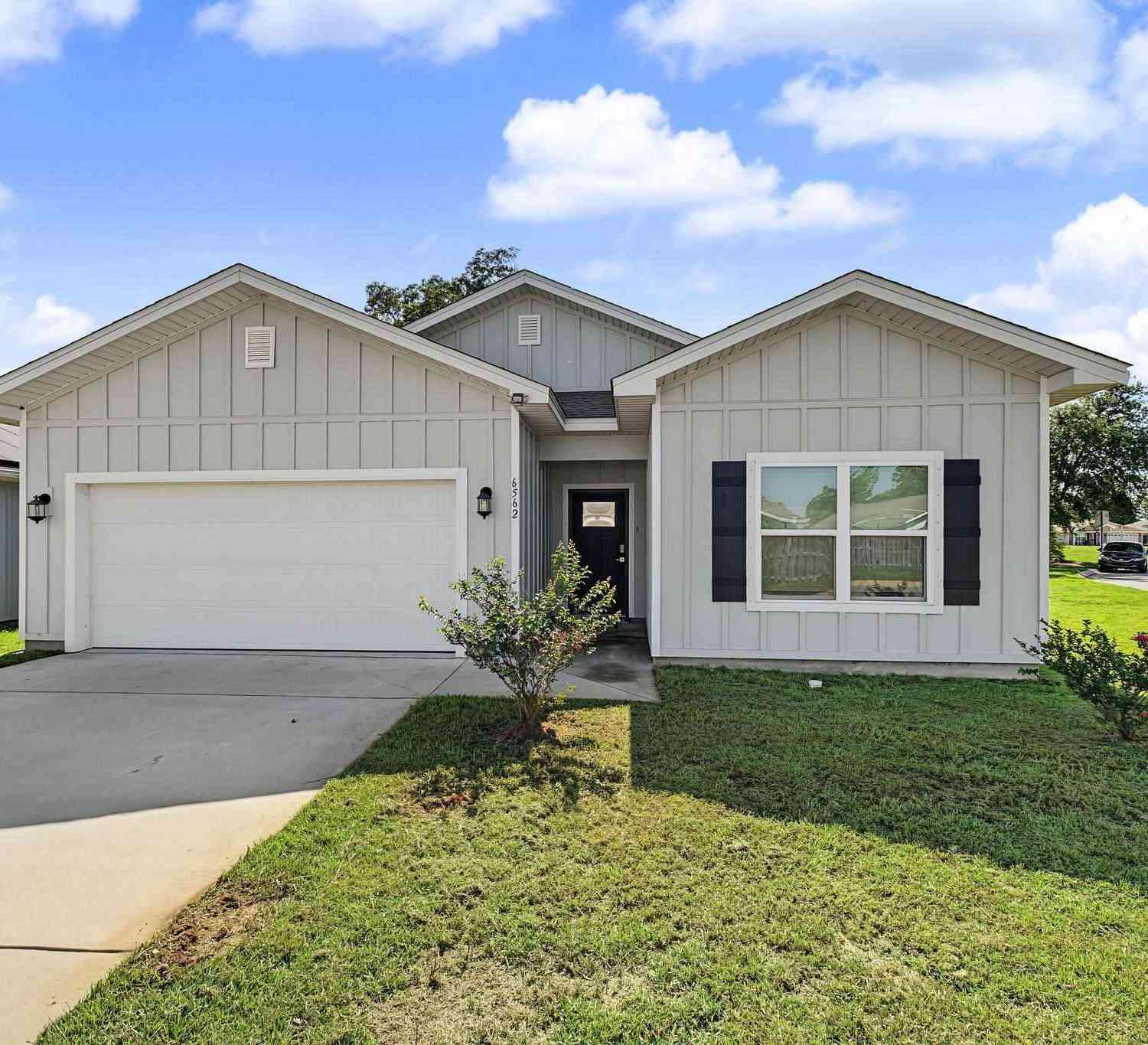 Homes For Sale - 6562 Paso Fino Drive<br/> Pensacola, FL 32526