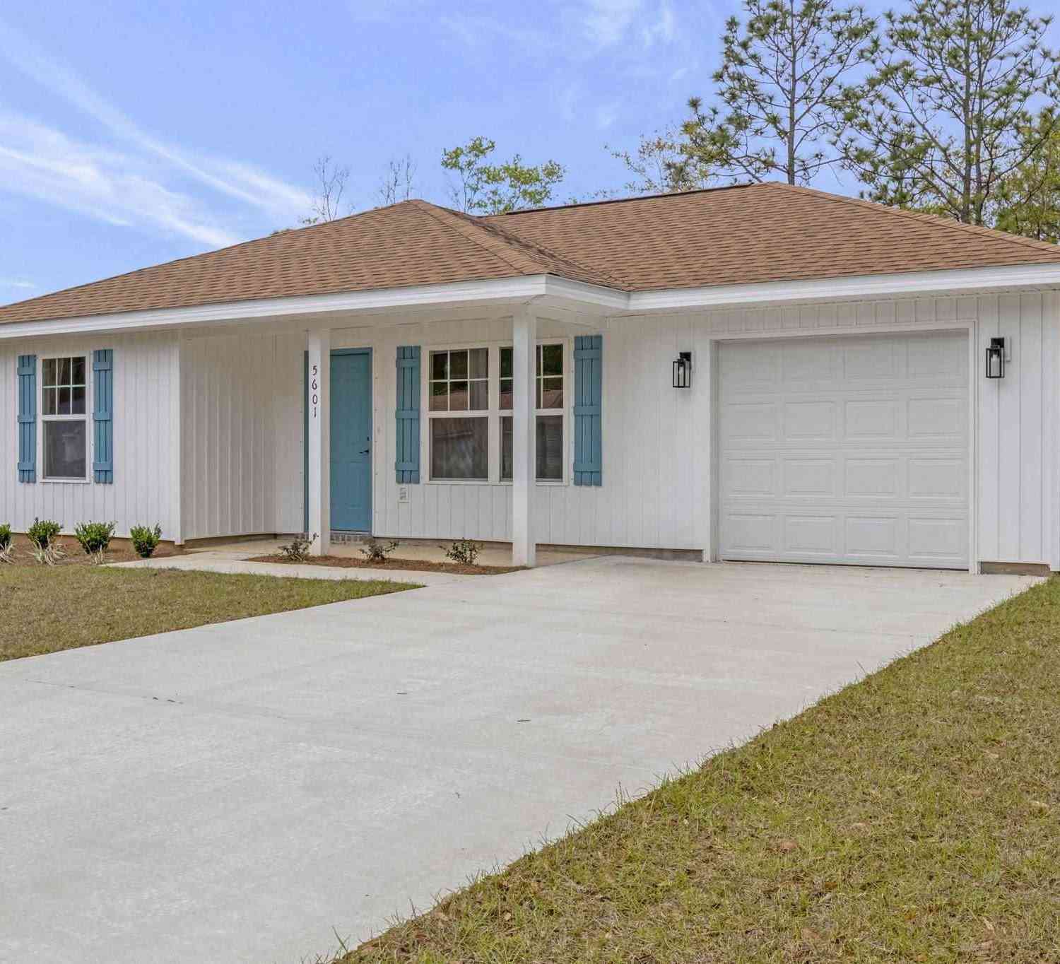 Homes For Sale - 5597 Riviera Dr<br/> Santa Rosa County, Milton, FL 32583