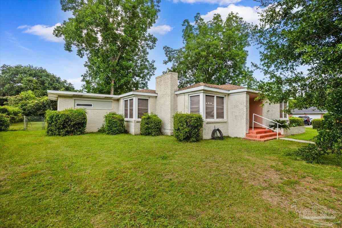Homes For Sale - 968 E Burgess Rd<br/> Pensacola, FL 32504