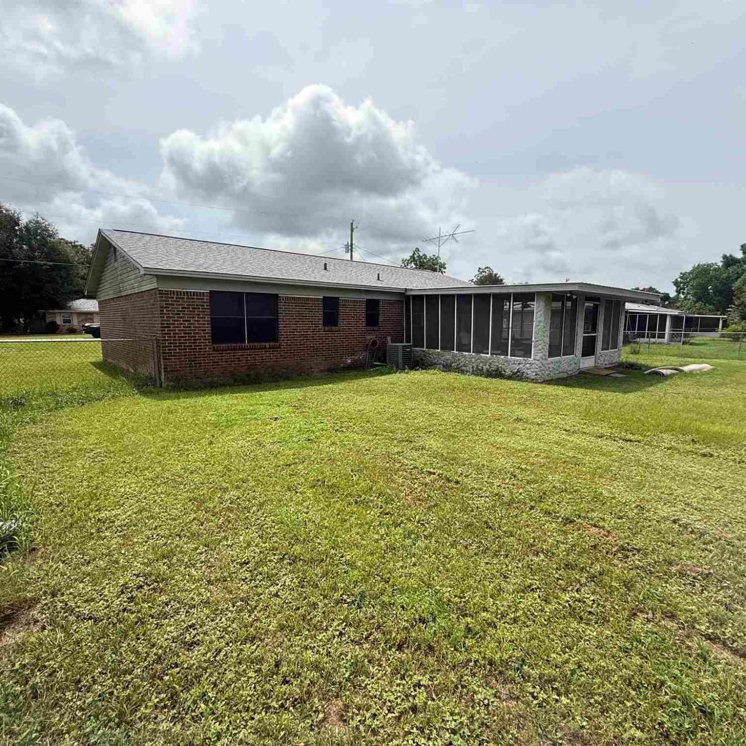 Homes For Sale - 4373 Pine Villa Cir<br/> Pace, FL 32571