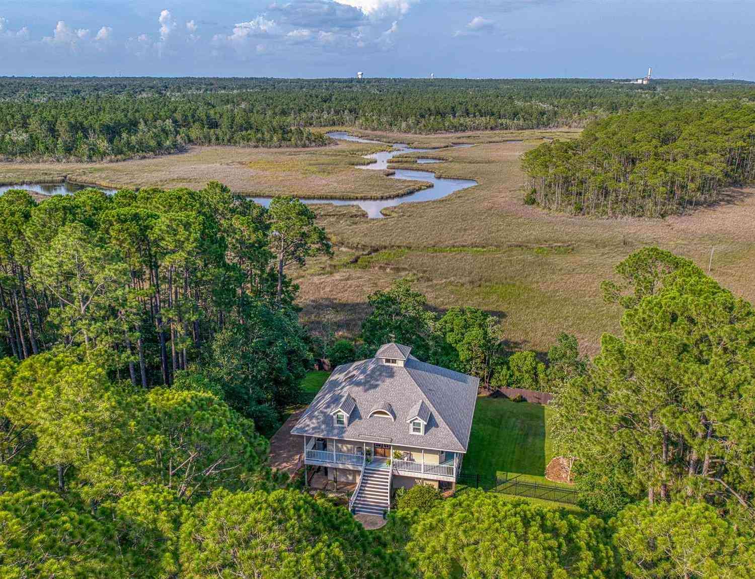 Homes For Sale - 4596 Bayside Dr<br/> Milton, FL 32583