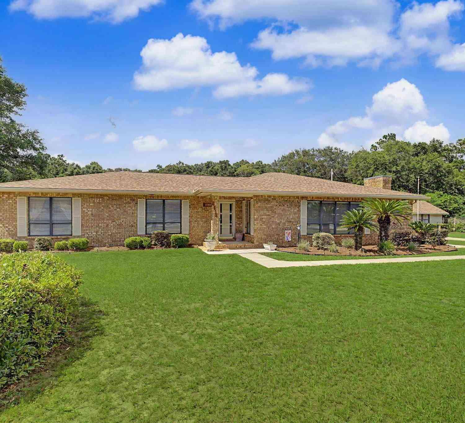 Homes For Sale - 5514 Kauffman Rd<br/> Milton, FL 32583