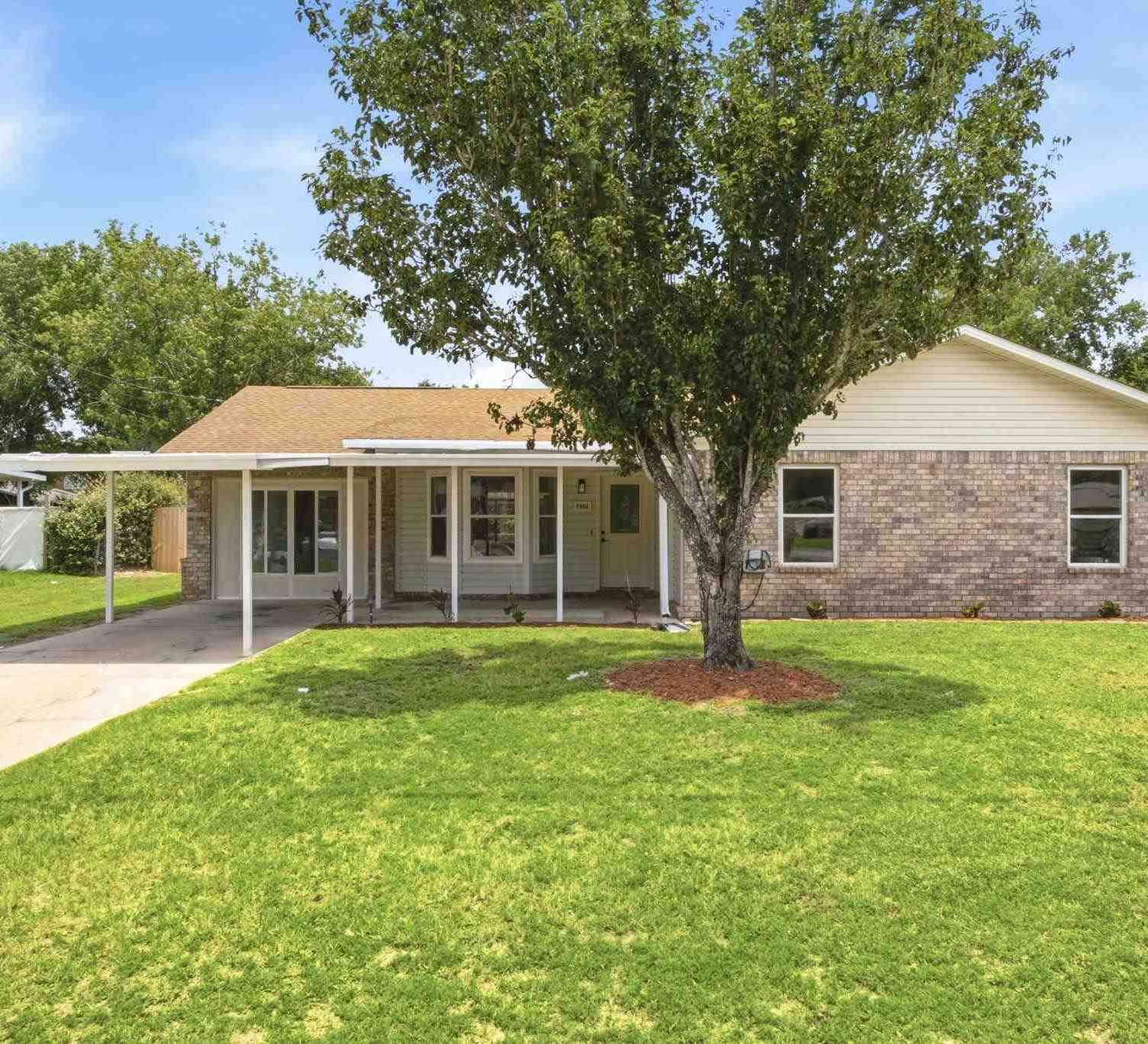 Homes For Sale - 6466 Greenwell St<br/> Pensacola, FL 32526