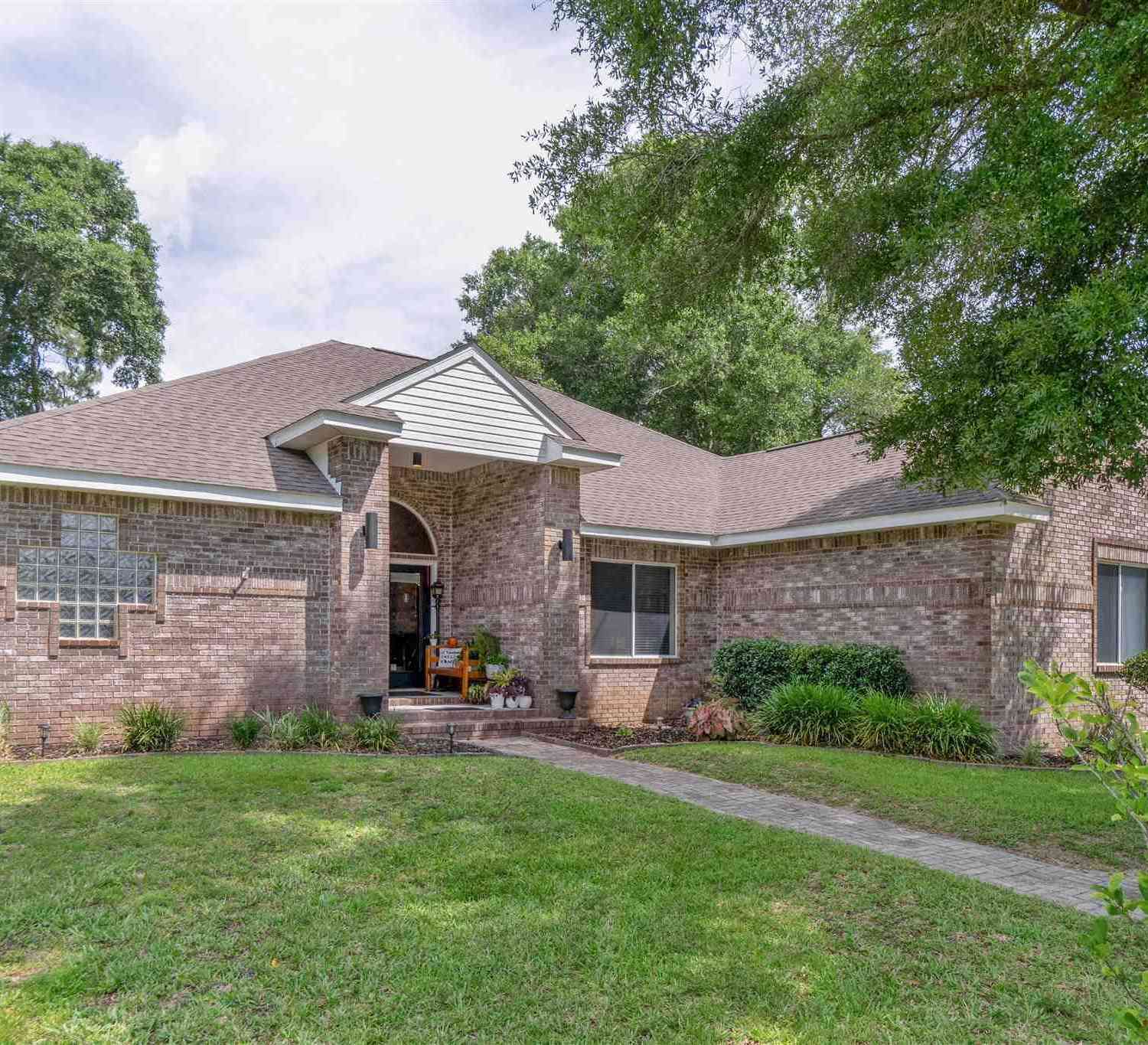 Homes For Sale - 6044 Forest Green Rd<br/> Pensacola, FL 32505