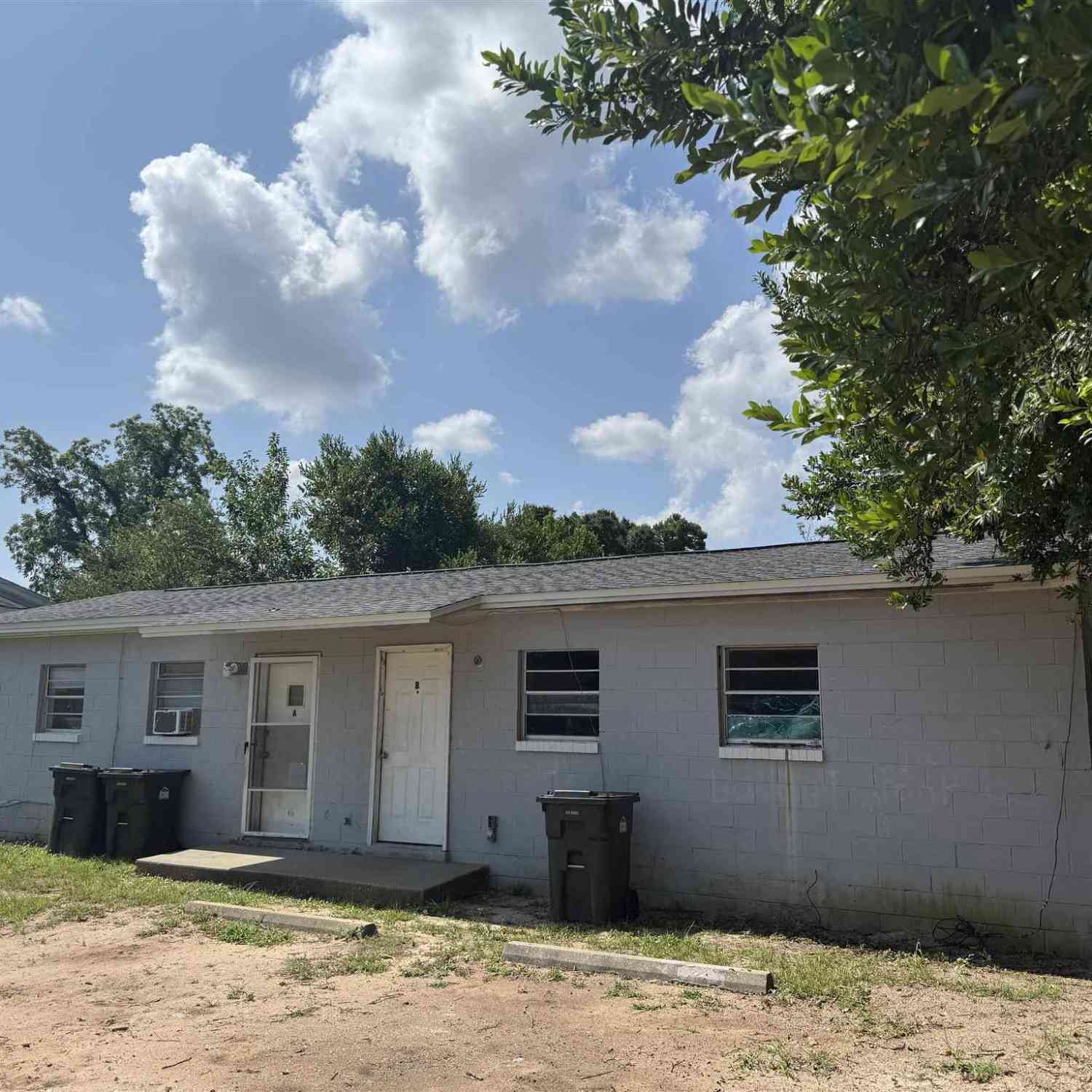 Multifamily For Sale - 3409 W Scott St<br/> Pensacola, FL 32505