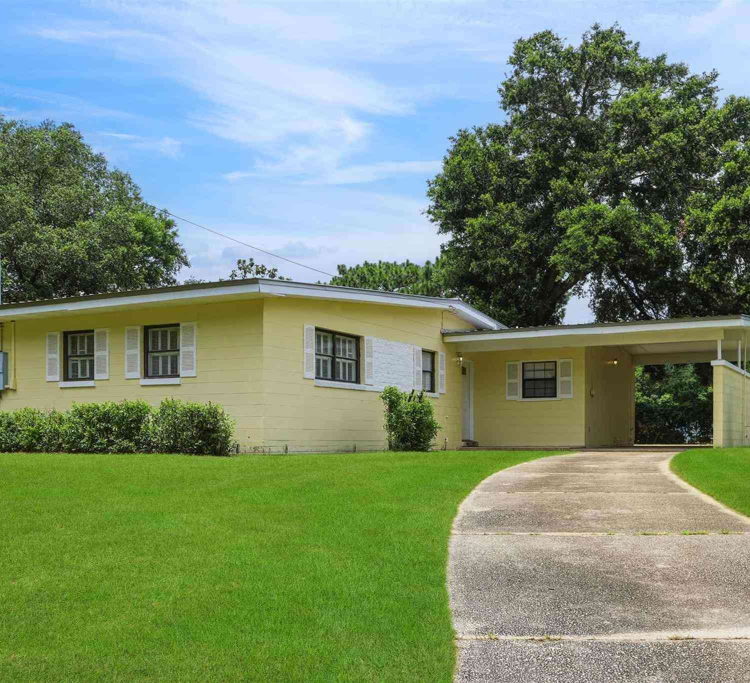 Homes For Sale - 101 Vanderbilt Rd<br/> Pensacola, FL 32506