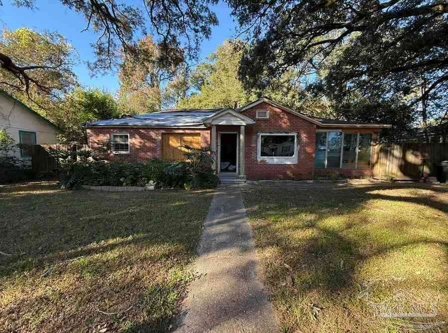Homes For Sale - 3914 W Gadsden St<br/> Pensacola, FL 32505