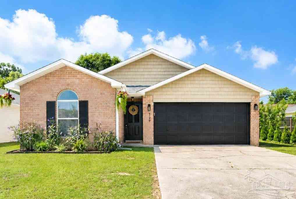 Homes For Sale - 329 Mizzen Ln<br/> Pensacola, FL 32507