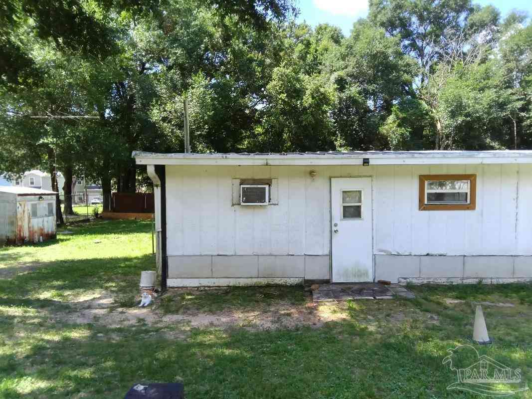 Homes For Sale - 6329 Simpson Dr<br/> Milton, FL 32570