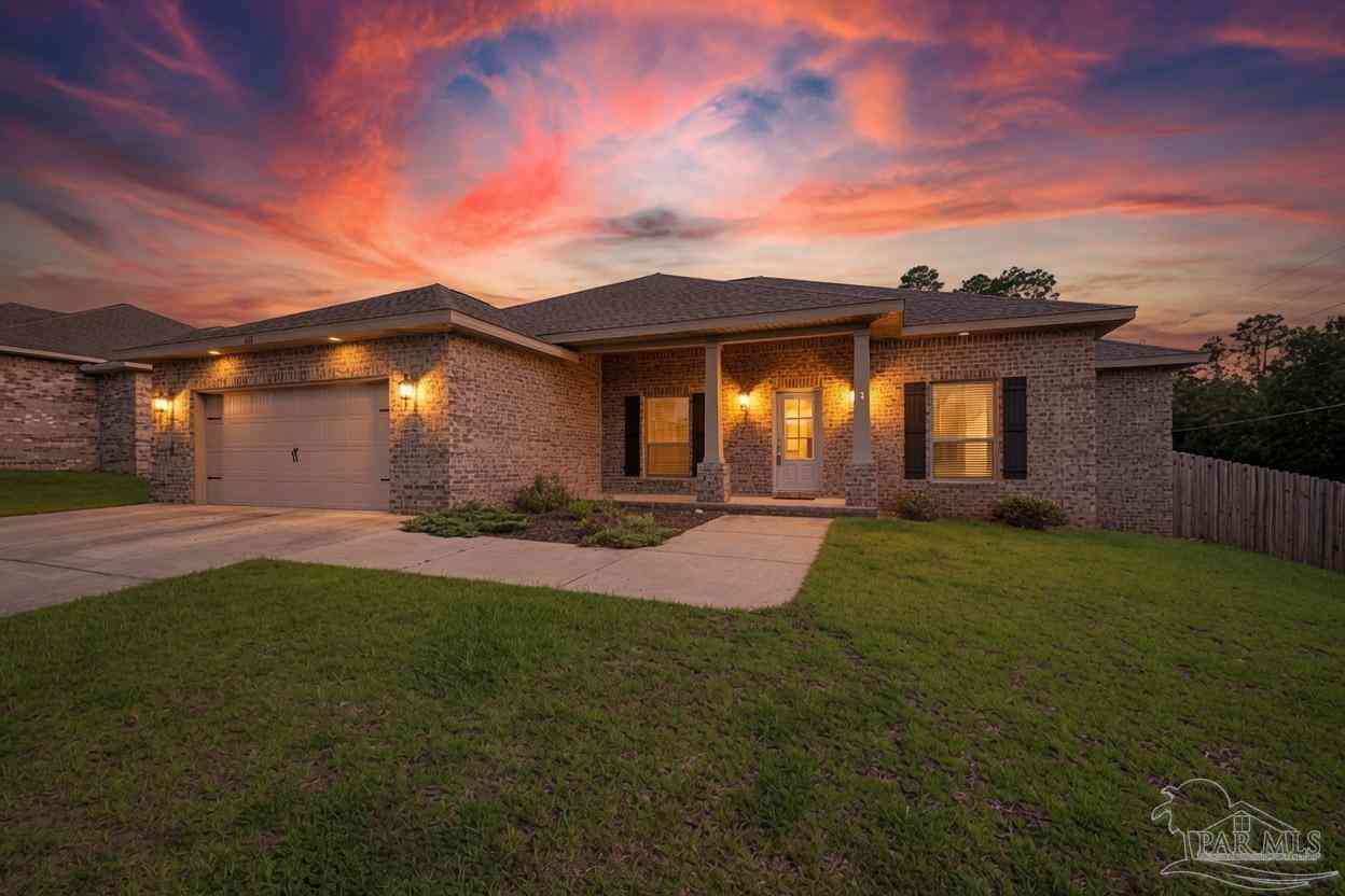 Homes For Sale - 400 Broadleaf Cir<br/> Cantonment, FL 32533