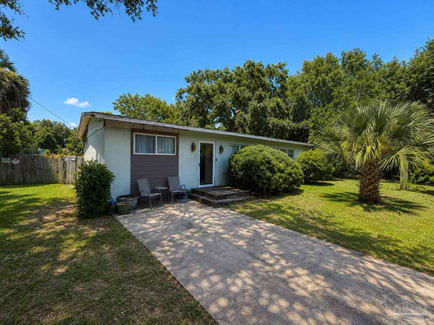 Homes For Sale - 108 Tonawanda Dr<br/> Pensacola, FL 32506