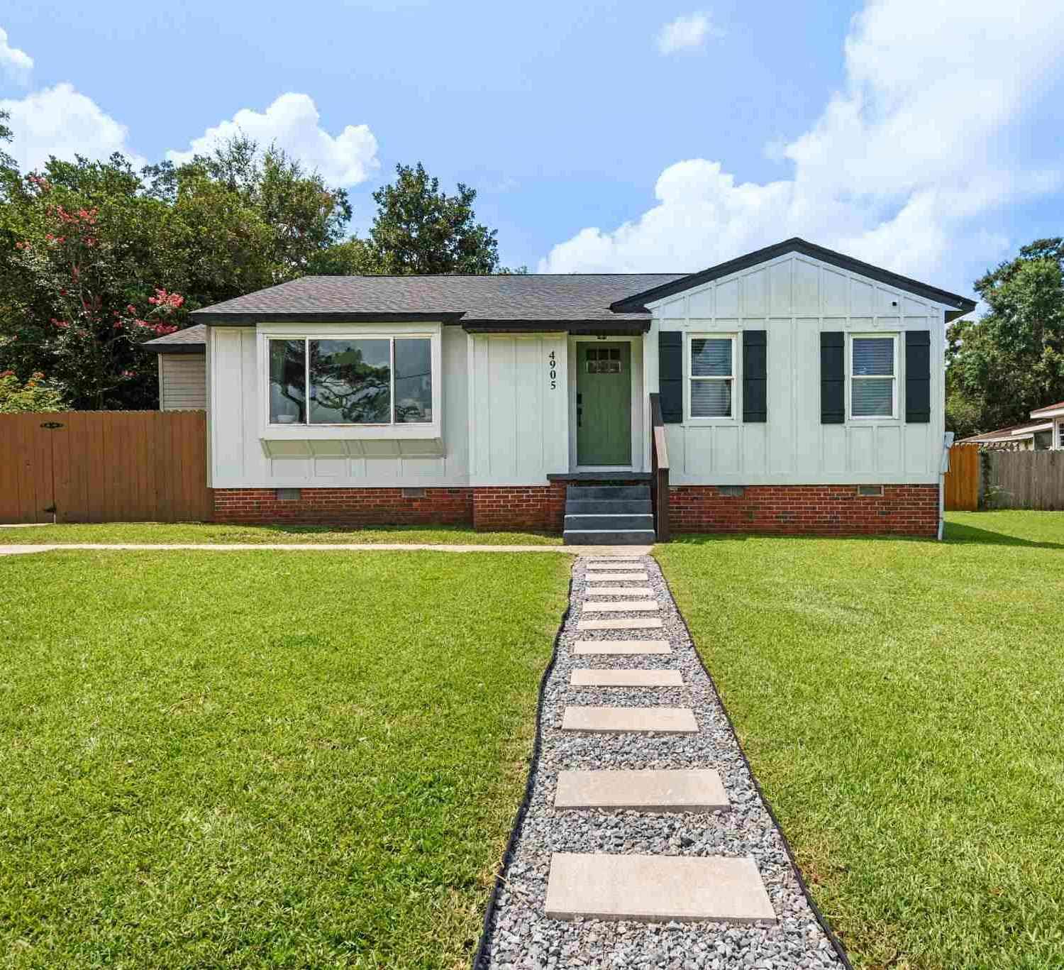 Homes For Sale - 4905 Kinnear Ave<br/> Pensacola, FL 32506