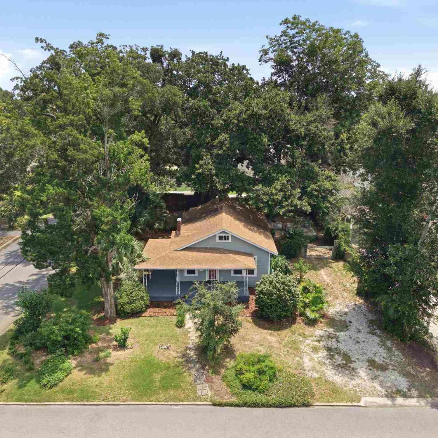 Homes For Sale - 2320 17th Ave<br/> Pensacola, FL 32503