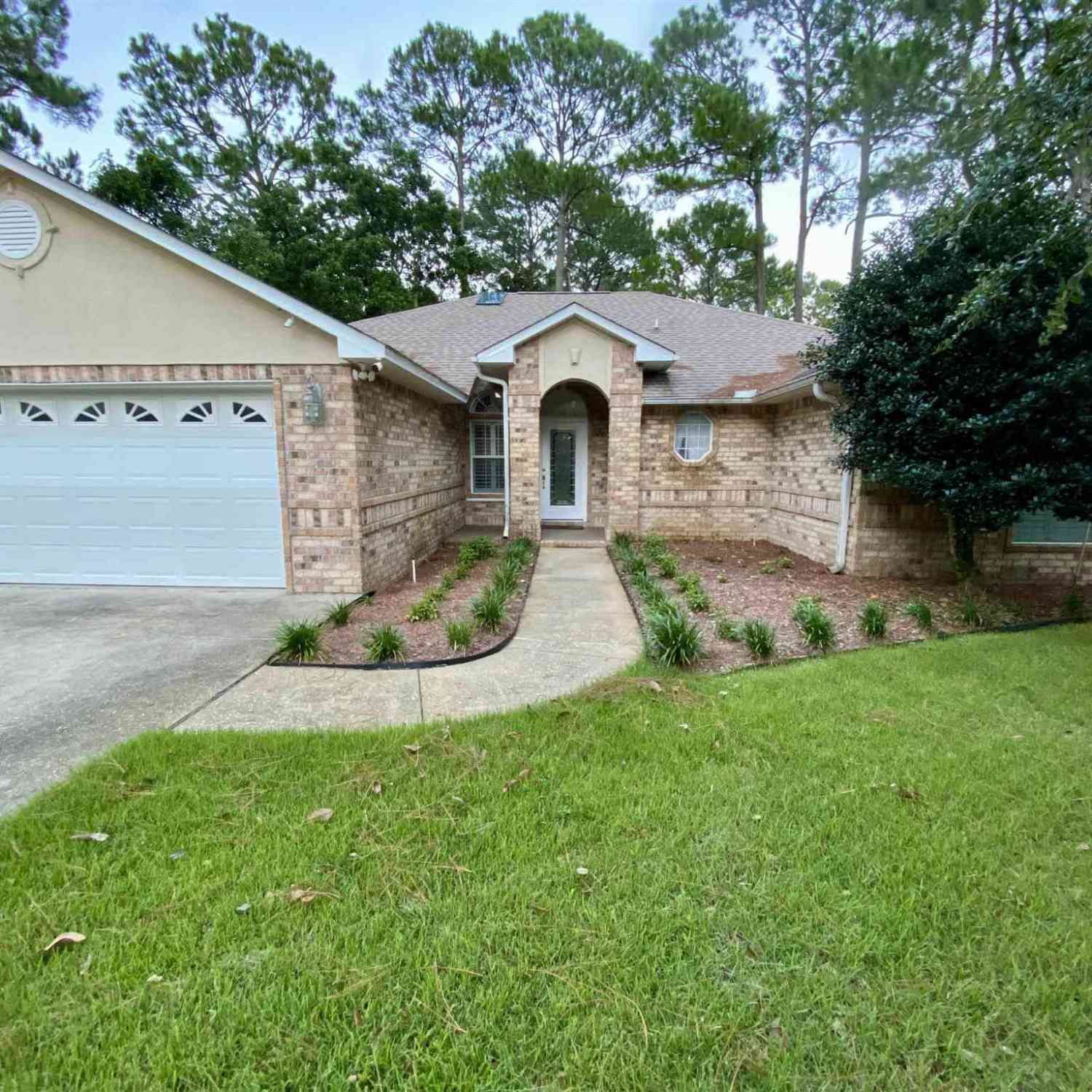 Homes For Sale - 9700 Westgate Cir<br/> Pensacola, FL 32507