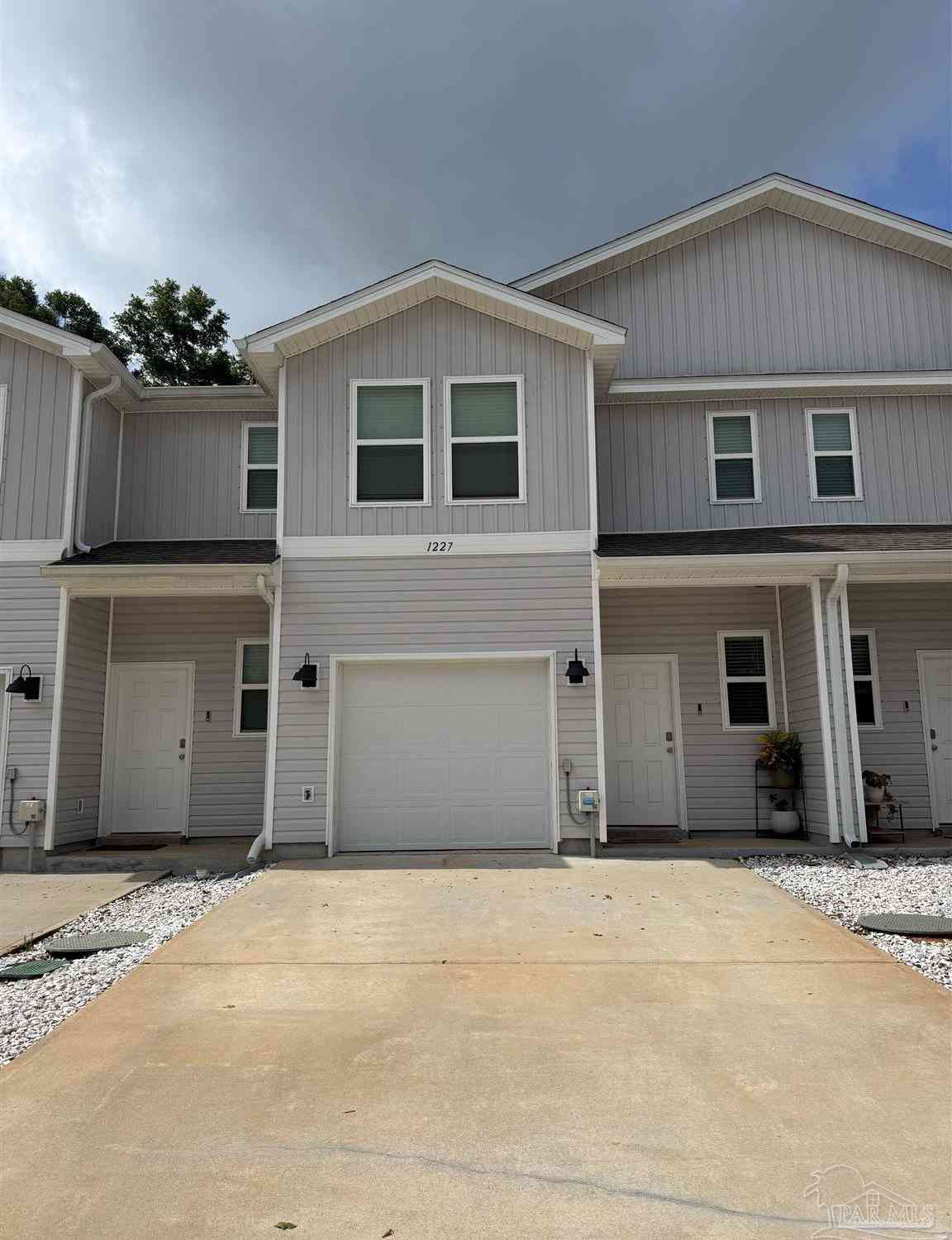 Homes For Rent - 1227 Fairchild Village Dr<br/> Pensacola, FL 32504