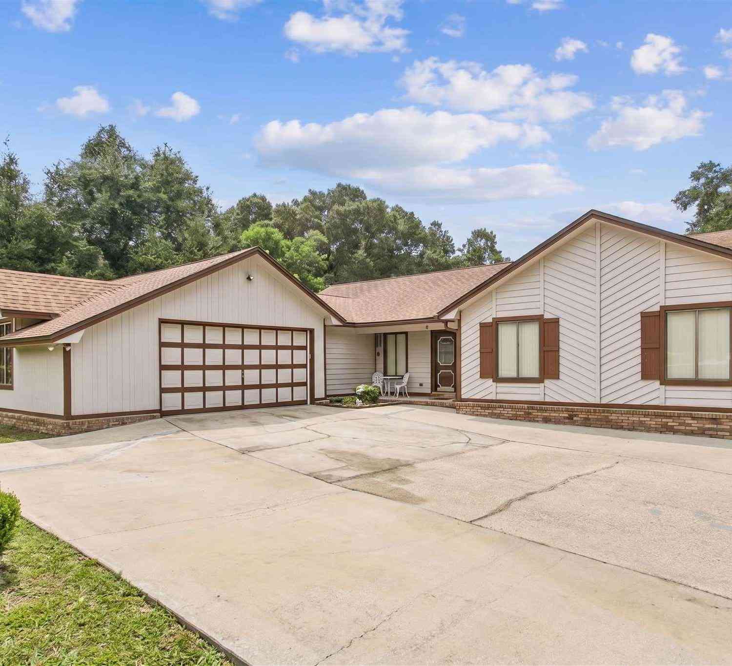 Homes For Sale - 114 Thurston Pl<br/> Crestview, FL 32536