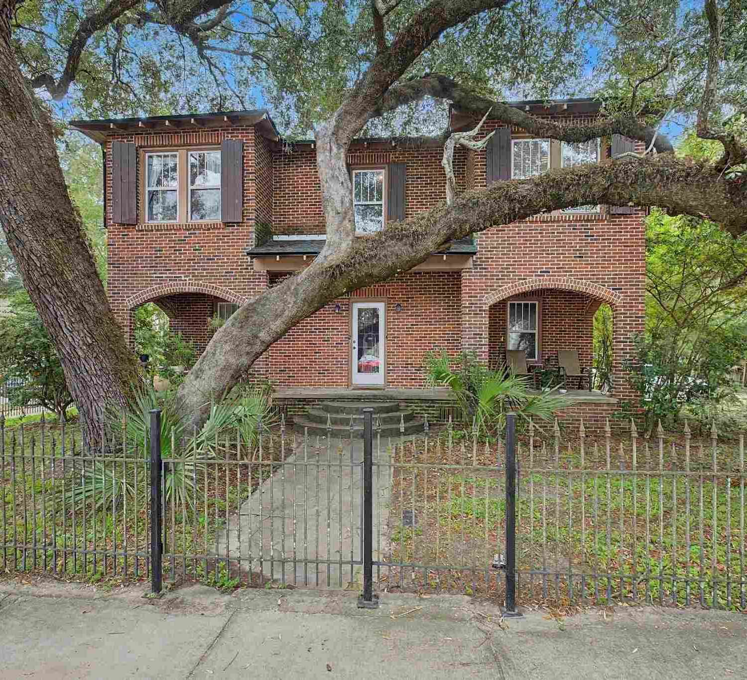Multifamily For Sale - 401 N Barcelona St<br/> Pensacola, FL 32501