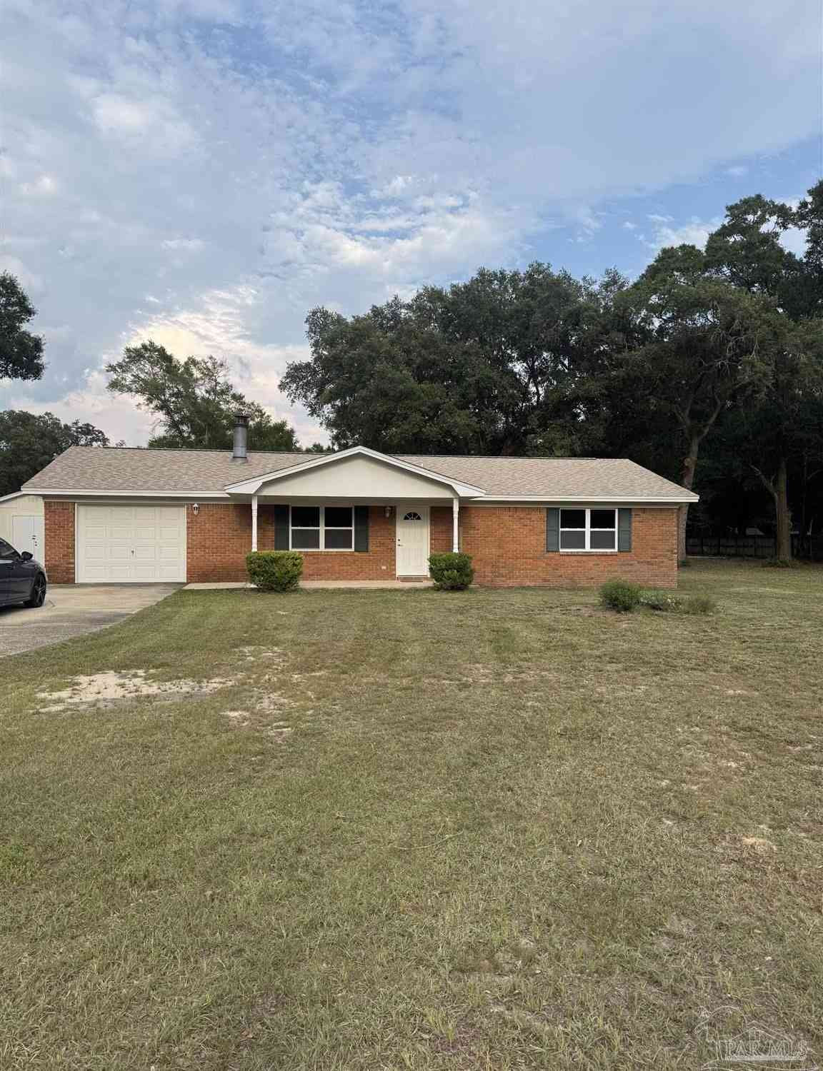 Homes For Sale - 7867 S Airport Rd<br/> Milton, FL 32583
