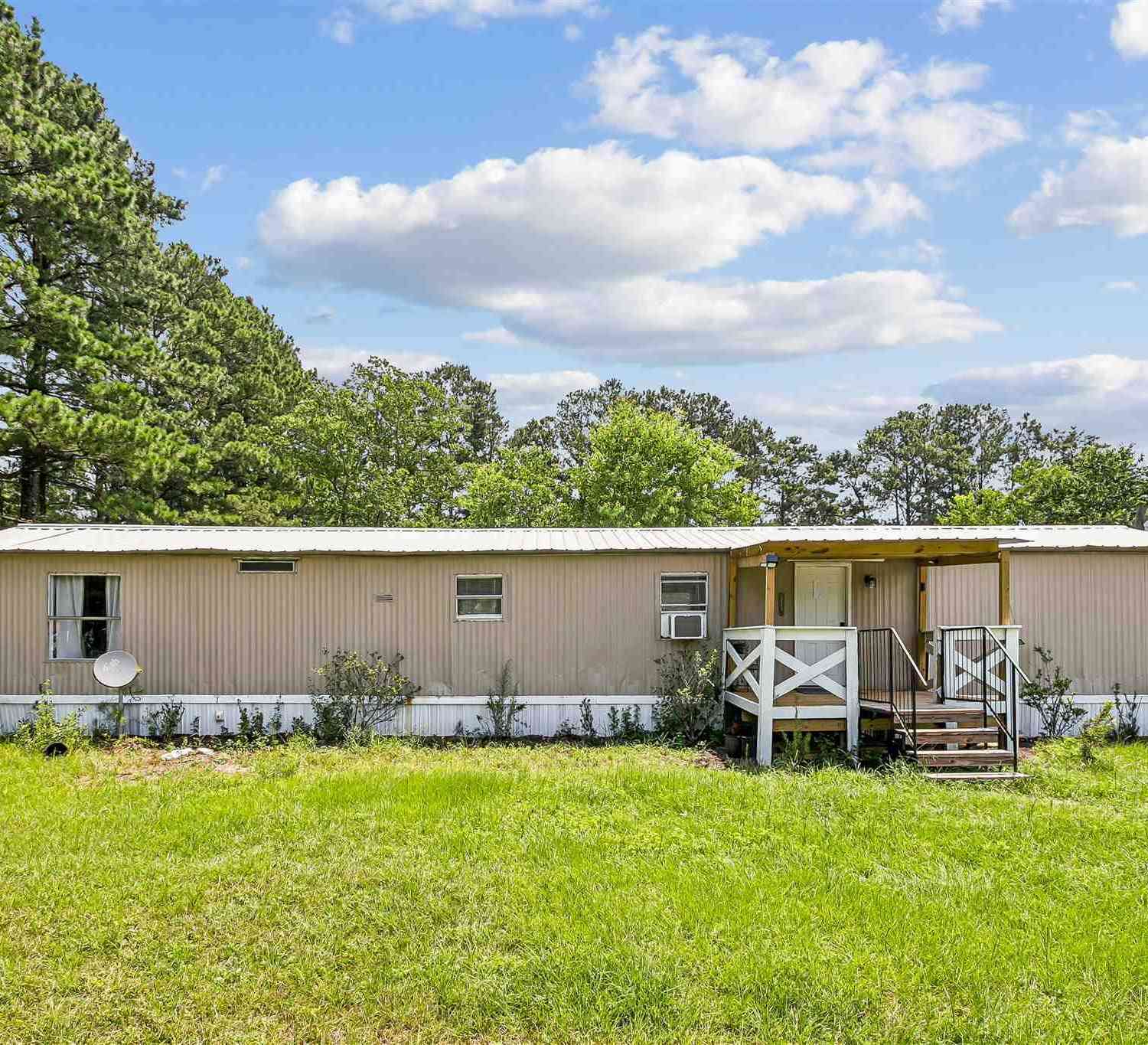 Homes For Sale - 5094 Red Barn Rd<br/> Milton, FL 32583