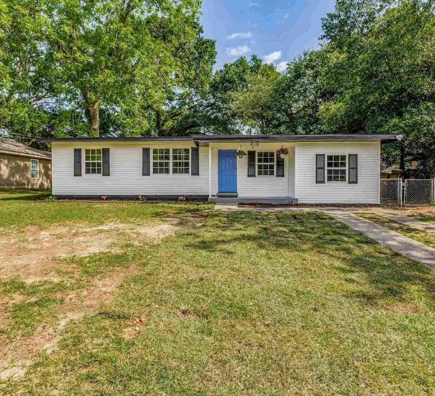 Homes For Sale - 919 Clearview Ave<br/> Pensacola, FL 32505